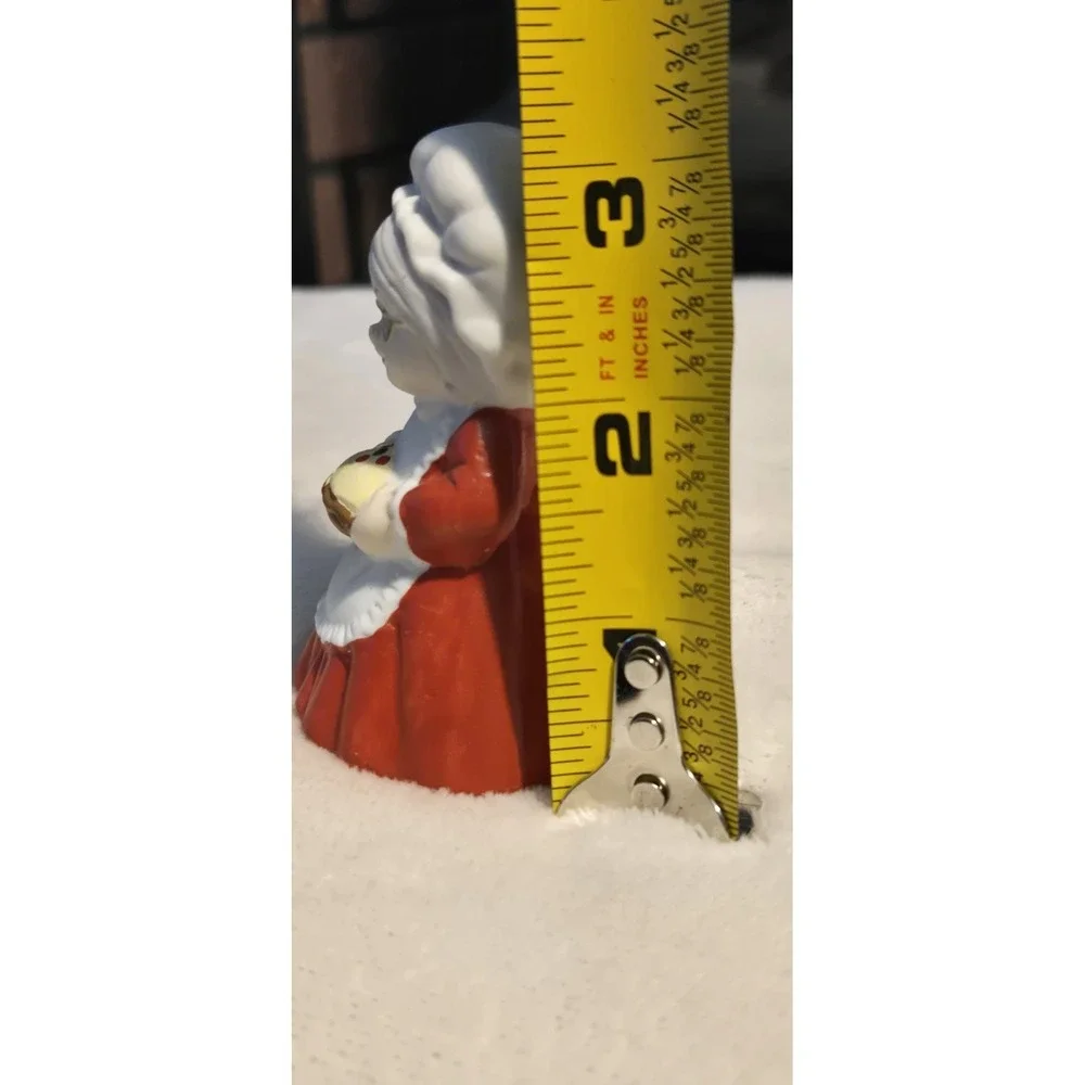 Vintage Mrs. Claus Salt Shaker Christmas Holiday Porcelain Ceramic Pie 3
